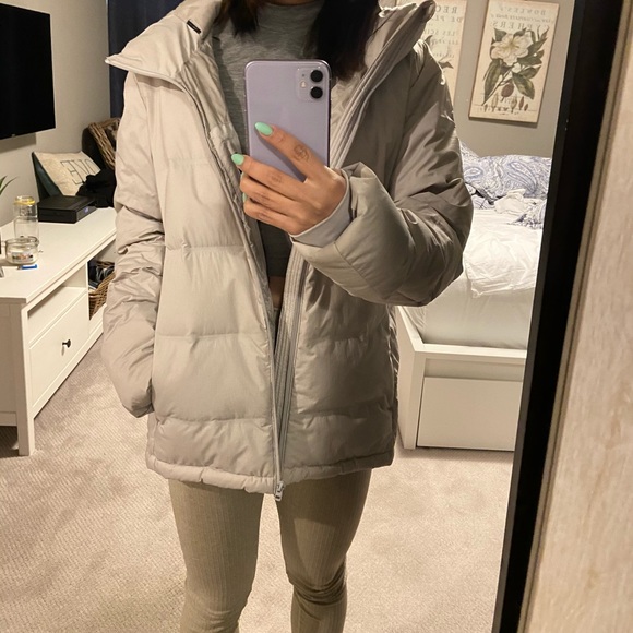 Uniqlo puffer jacket - Picture 2 of 4